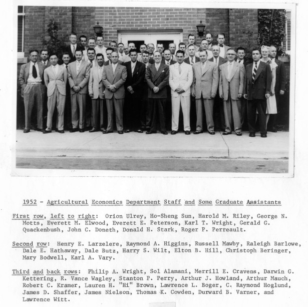 AEC_Faculty_Students_1952