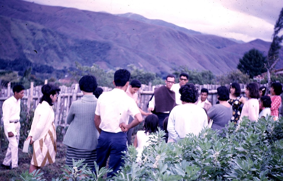 Weber_Peace_Corps_Colombia_teaching_school_gardens_v2