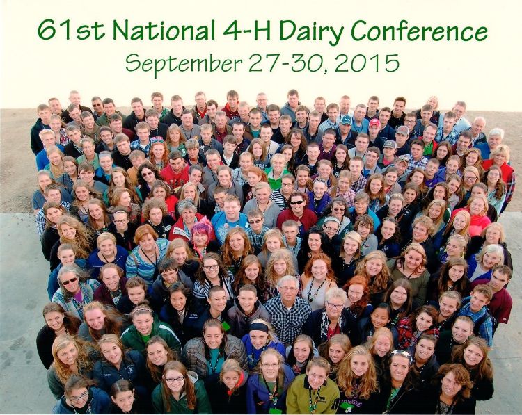 The 2015 National 4-H Dairy Conference delegation at Crave Brothers Farm in Waterloo, Wisconsin. Photo: Dave Winston.
