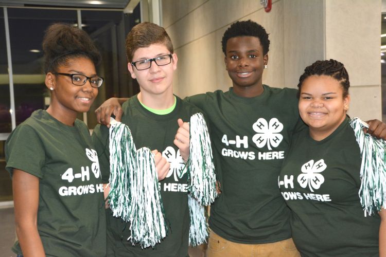 4-H youth in 4-H gear