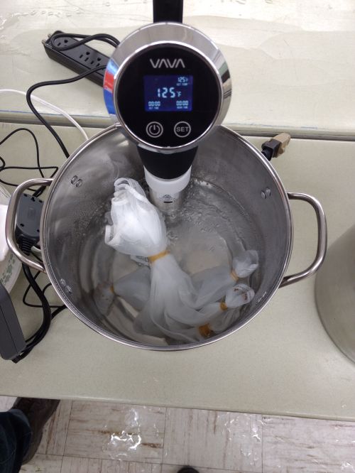 A sous vide cooking tool