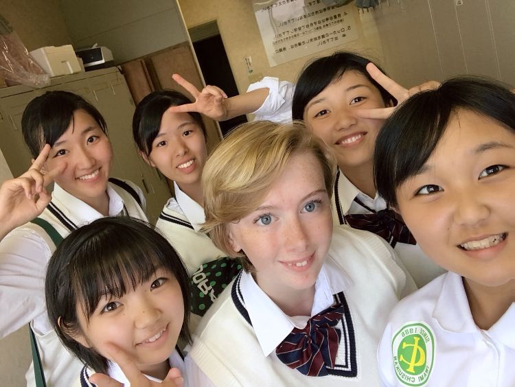 Shanna with her Japanese classmates.