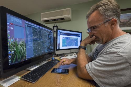 Technology is a crucial piece of Jeff Sandborn’s farming operation. From reviewing aerial imagery of his fields on a computer to smartphones and a smartwatch, Sandborn uses several gadgets that increase efficiency.