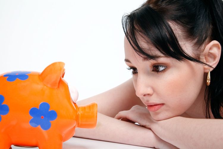 Saving money as teenagers can help you obtain financial freedom and possibly early retirement.