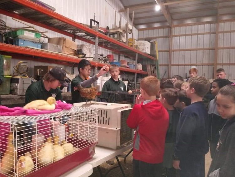Teen leaders teaching youth about agriculture