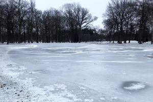 Current situation of ice on putting greens