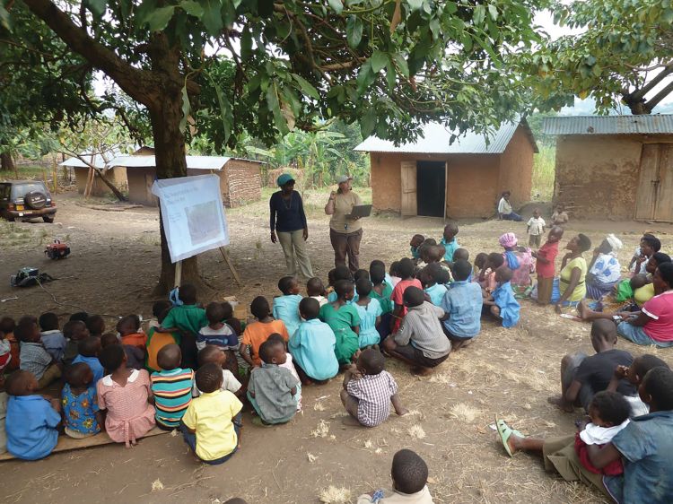 Lisa Tiemann in Uganda