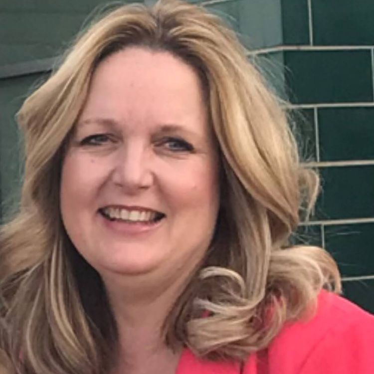 Donna Budd headshot