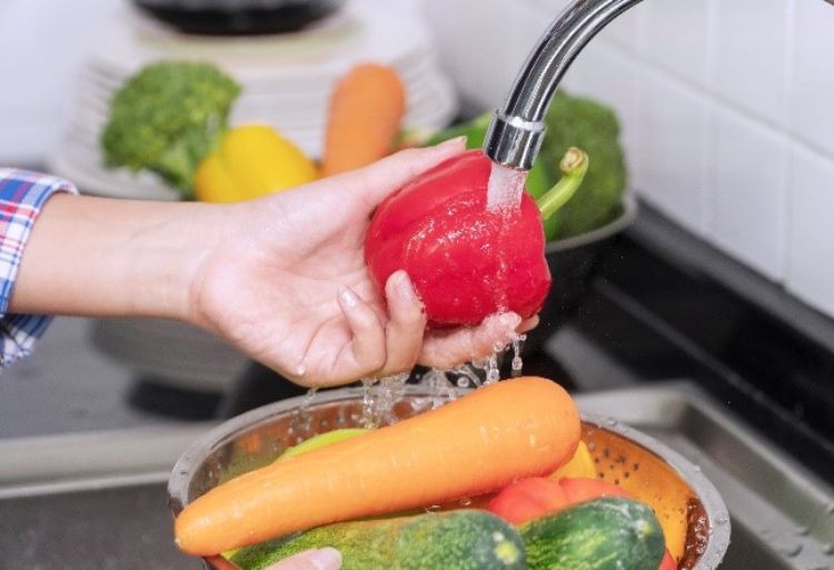 Washing produce