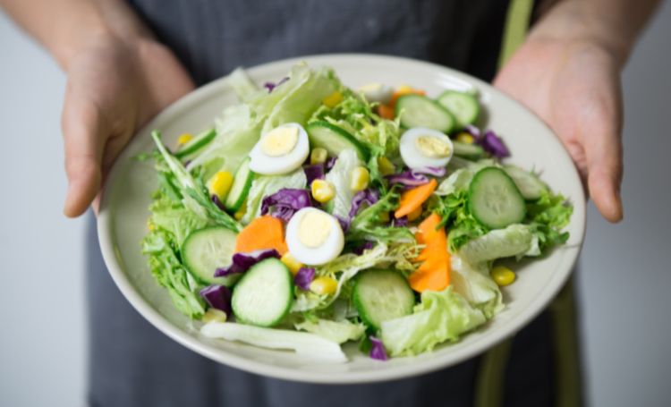 Bowl of salad.