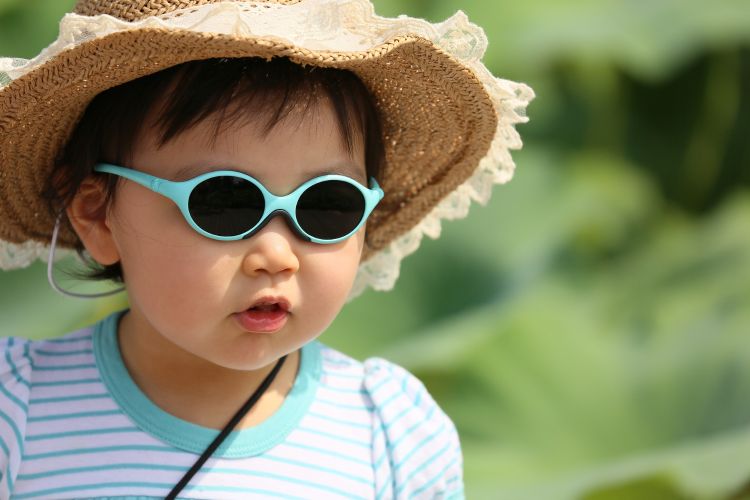 Is it safe for babies to wear sunglasses hotsell