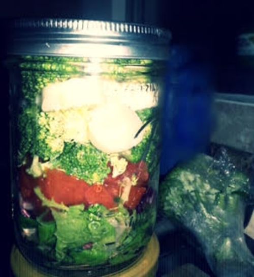 How to Make a Mason Jar Salad - Eating Bird Food