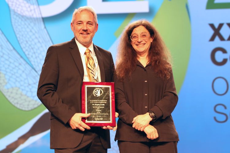 Doug Landis accepting the ESA Fellow honor.