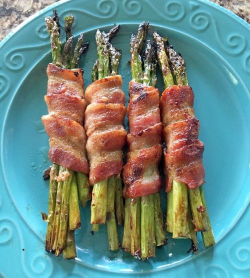 Bacon-wrapped asparagus