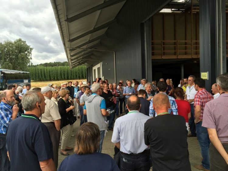 IHGC tour of the Wolfgang Metzger hop farm, harvest, drying, and baling facility in Altdürnbuch, Germany.