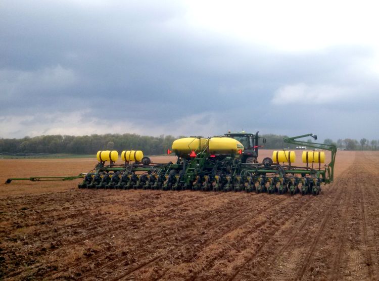 Planting progress continued into Tuesday, May 13, despite storms in the area. Most growers were able to take advantage of the splash and dash showers over the weekend to continue planting operations where they could.