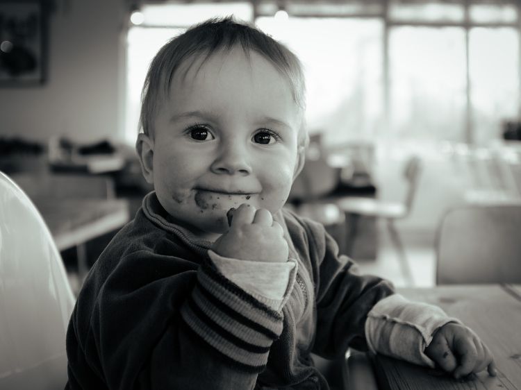 Consciously choosing to make the most of meal time for your child can have lasting benefits. Photo credit: Pixabay.