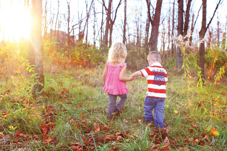 There are many fun activities to do outside with your young child this fall. | MSU Extension