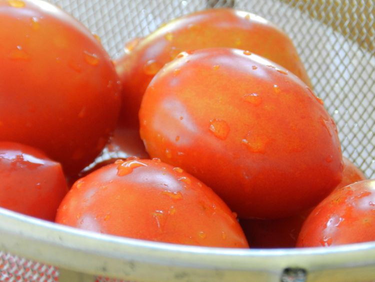 Juicy tips for enjoying fresh and canned tomatoes - MSU Extension