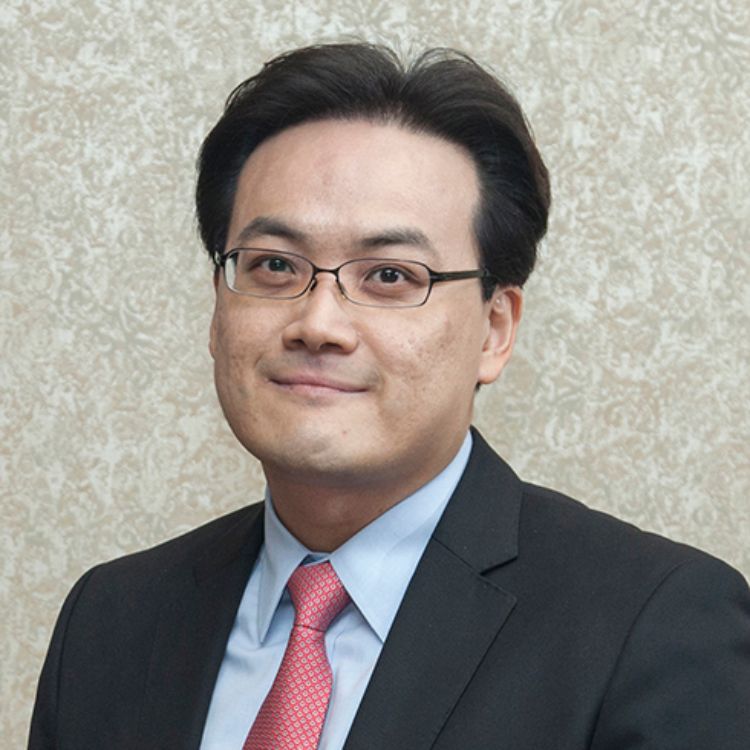 Image of associate professor Jun-Hyun Kim.
