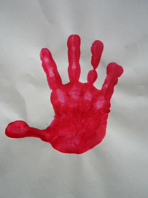 Take handprints of your child at regular stages to show growth. Photo credit: Pixabay.