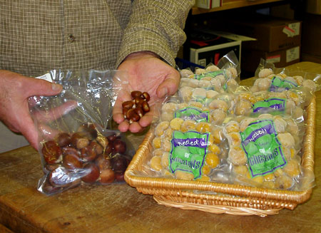Ready-peeled chestnuts