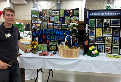 4-H fair booth