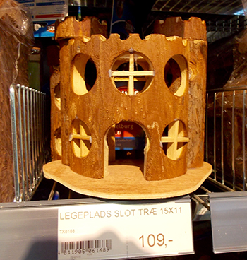 Castle-style hamster house 