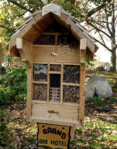 Bee hotel