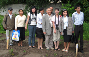 Murat Aitmatov and students