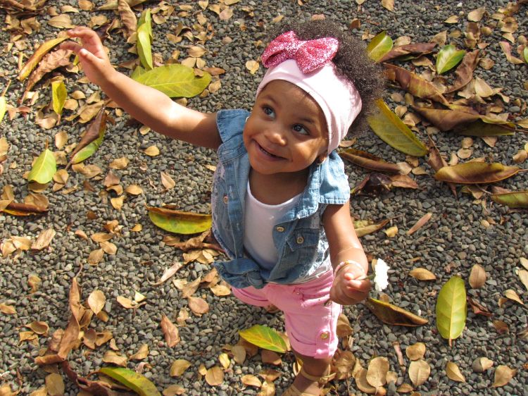 A visual cue about personal space for a preschooler can include having the child spin in a circle with her arms outstretched. Photo credit: Pixabay.